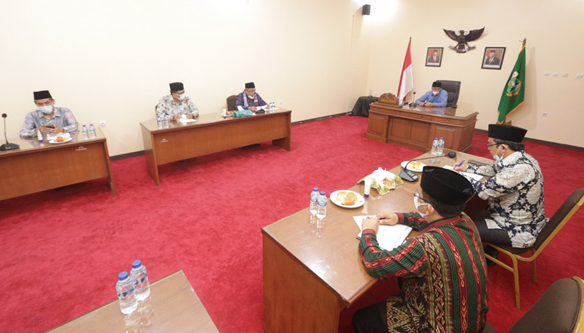 Gubernur Banten Wahidin Halim menerima kunjungan Rektor UIN SMHB Wawan Wahyudin
