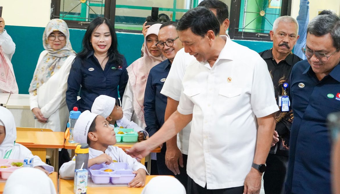 wiranto-pantau-makan-bergizi-gratis-d-cilegon