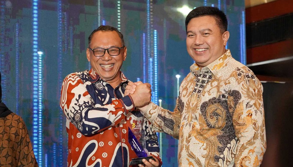 penghargaan-toko-pendidikan-dan-teknologi